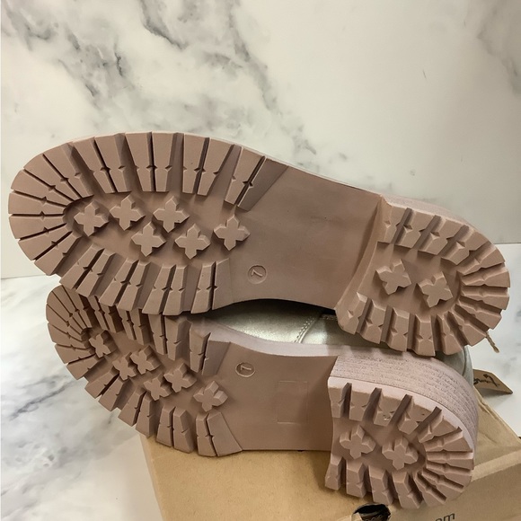 New Seven7 Billie Chelsea Boot Gold - Picture 5 of 7